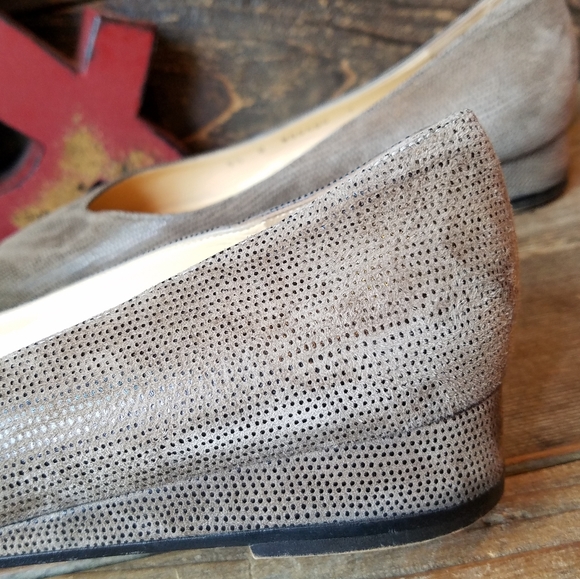 Elegant Bruno Magli Peep Toe Leather Slip On Shoes - Picture 4 of 16